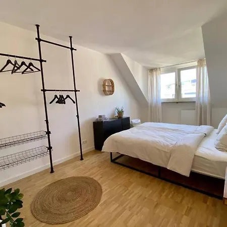 Medienhafen Dachgeschoss Wohnung Apartment *